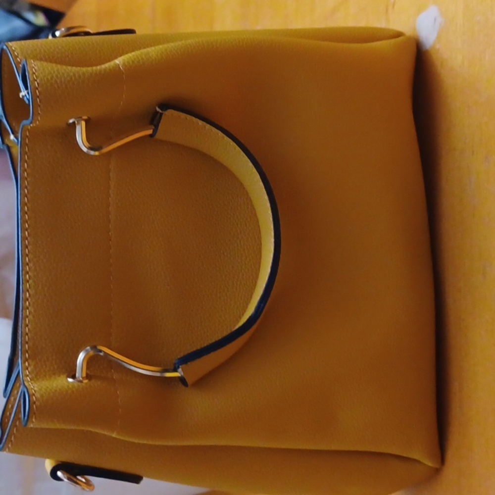 Beautiful ladies 3pc purse, great Christmas gift!